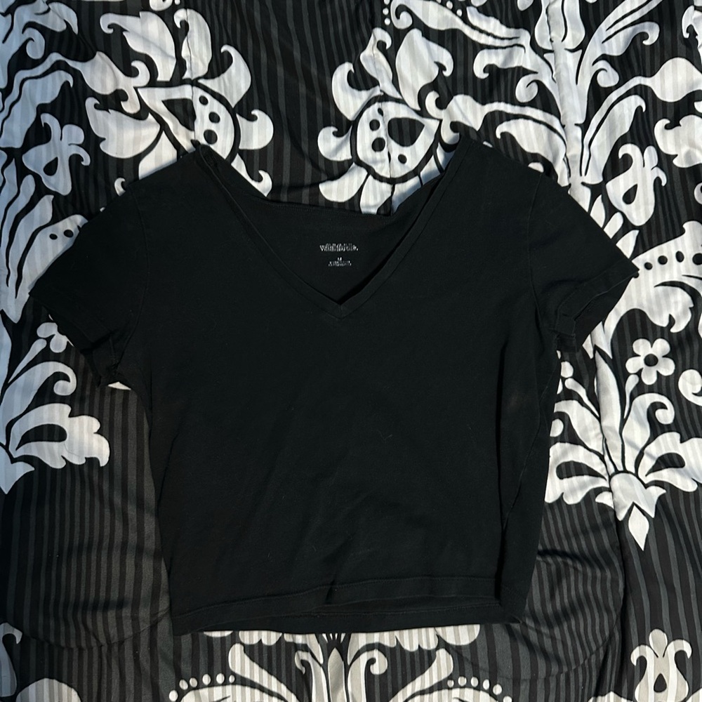 Vero Moda Black V-Neck Cropped Tee